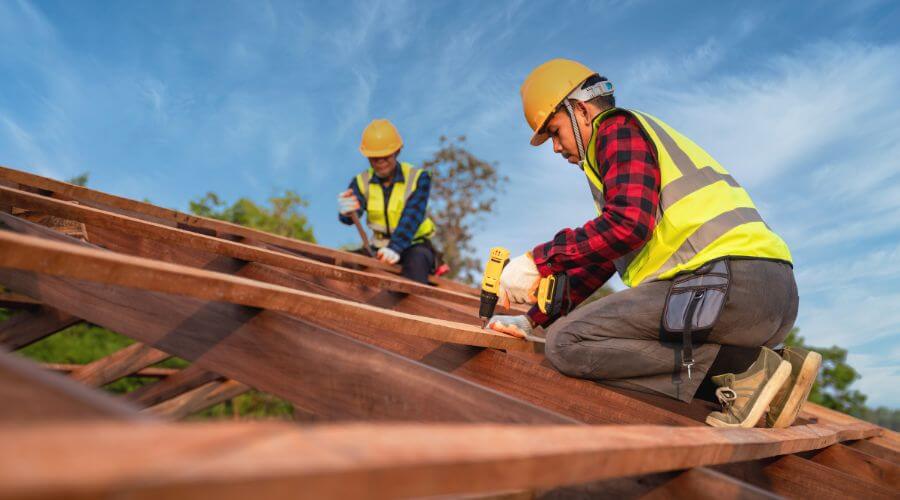 Professional gutter cleaning in Hood, CA